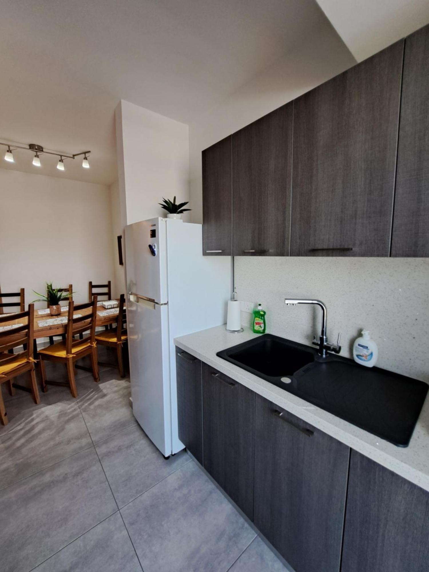 Albert'S Apartment St Lazarus 402 B - First Floor Larnaca Exterior photo
