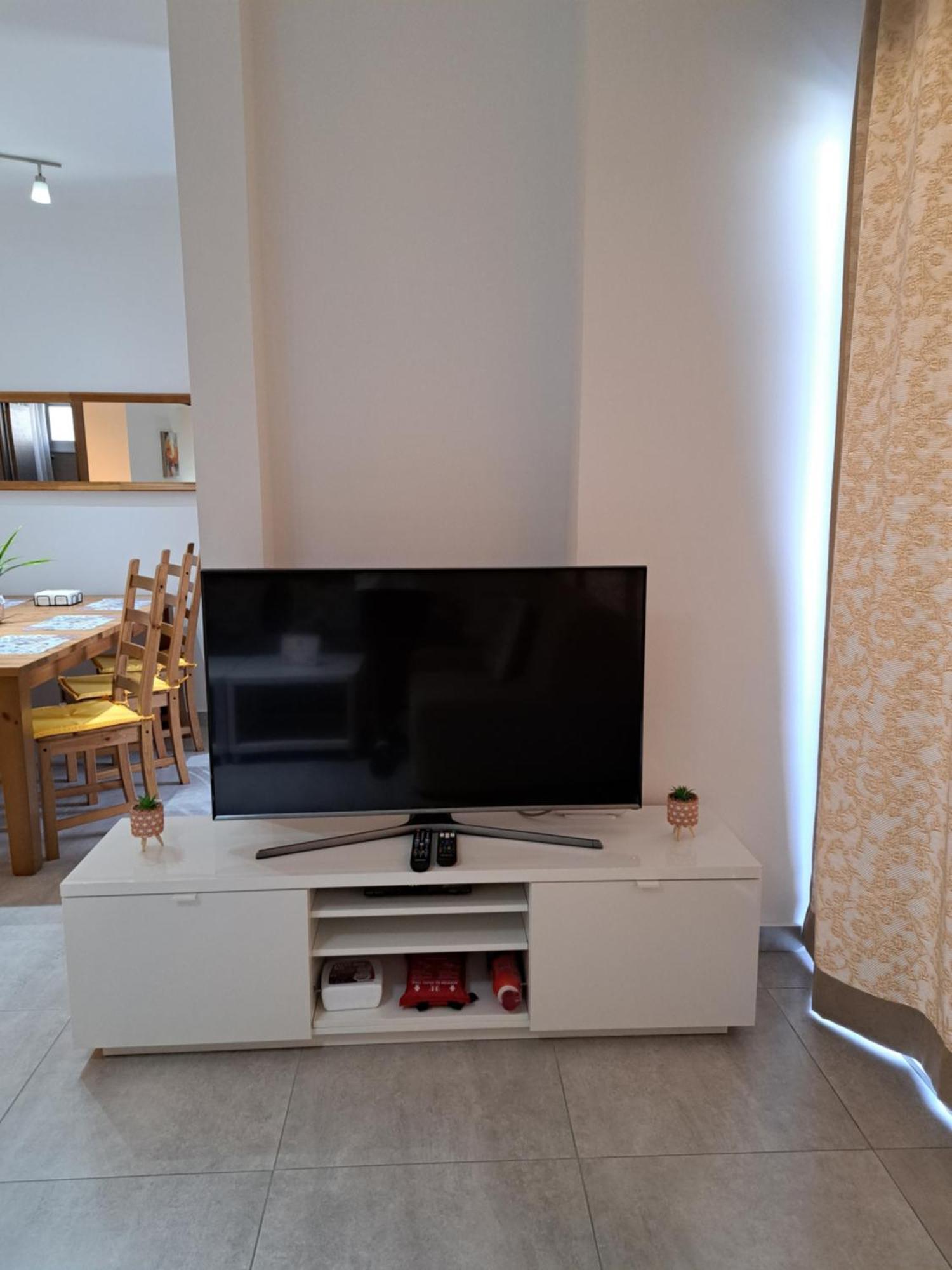 Albert'S Apartment St Lazarus 402 B - First Floor Larnaca Exterior photo